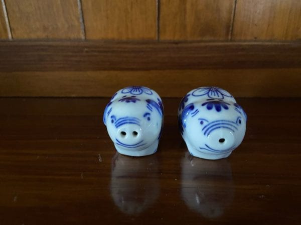 Mini Pig Salt & Pepper (Blue & white) - Image 4