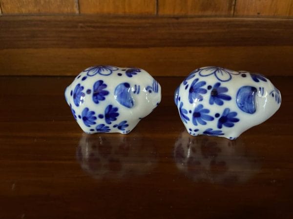 Mini Pig Salt & Pepper (Blue & white) - Image 3