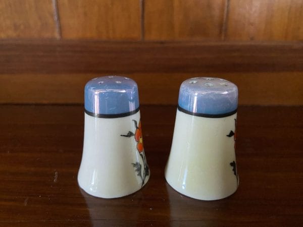 Mini Blue Lustre Top Salt & Pepper - Image 3