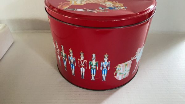 Vintage Popcorn Tree Tin - Christmas - Image 5