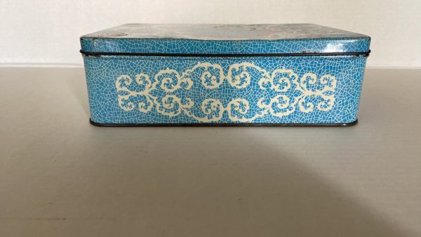 Vintage Shabby Chic Tin - Image 8