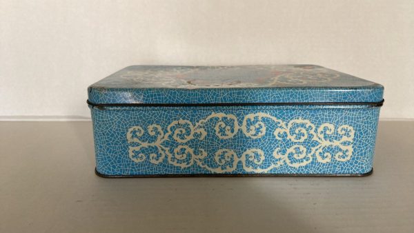 Vintage Shabby Chic Tin - Image 6