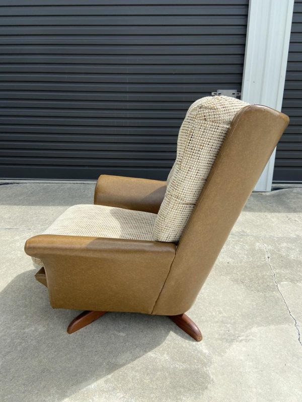 Mid Century Swivel Armchair - Image 8