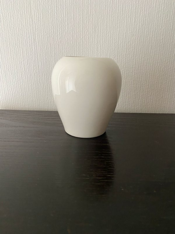 Royal Doulton Anais Anais Cacharel Vase - Image 4