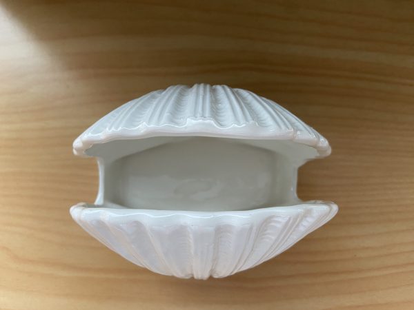 Bessano Italy Ceramic Shell Napkin Holder - Image 5