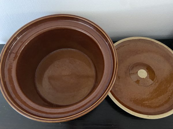 Temuka Crock Pot/Casserole with Lid - Large. - Image 2