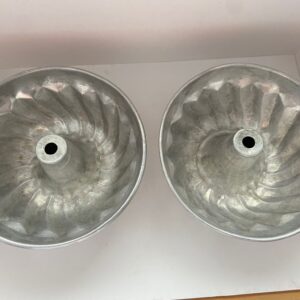 Vintage Sml Bundt Tin x2